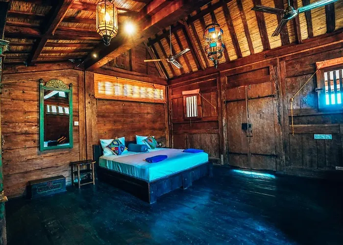 Blue Earth Village Hotel Amed (Bali)
