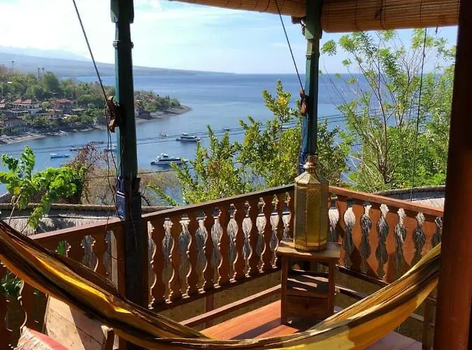 Blue Earth Village Hotel *