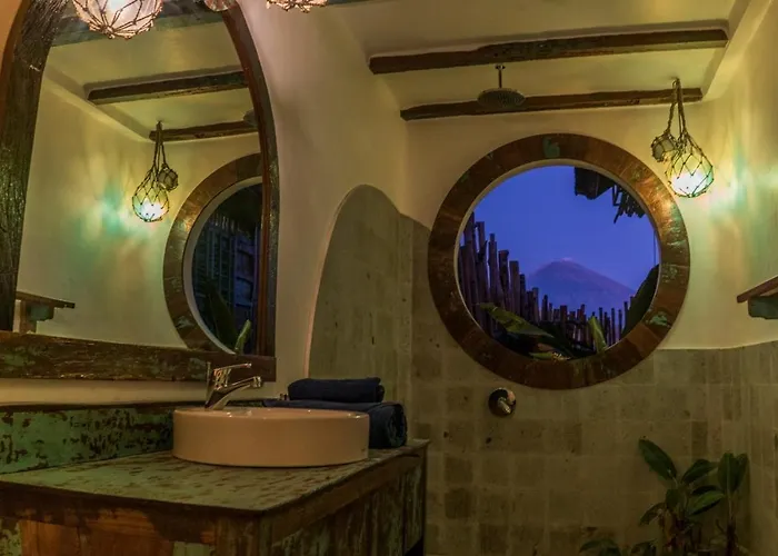 Blue Earth Village Hotel Amed (Bali)