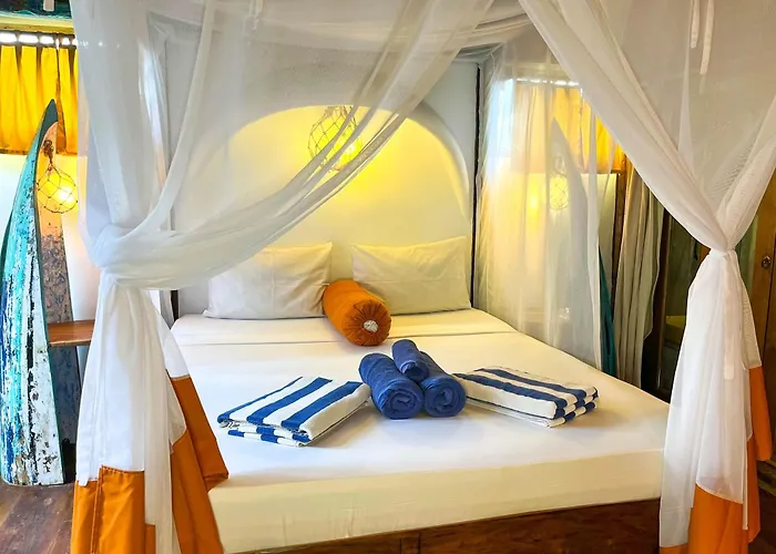 Blue Earth Village Hotel *