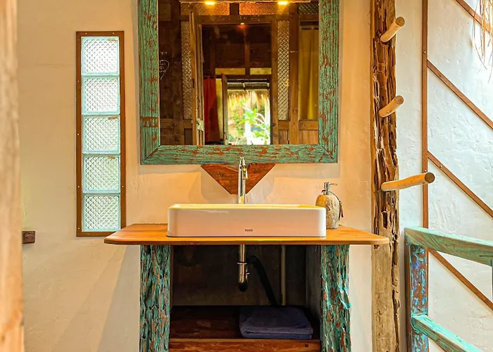 Blue Earth Village Hotel Amed (Bali)