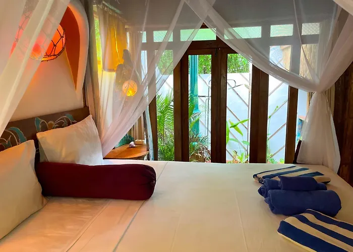 Blue Earth Village Hotel *